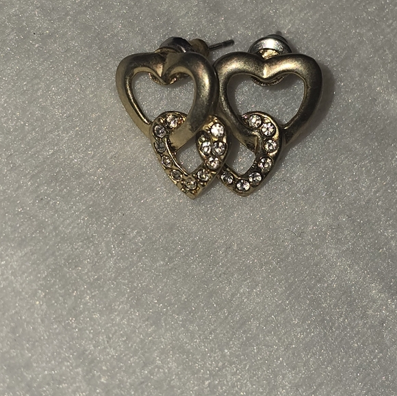 Linked heart stud earrings - Picture 3 of 4